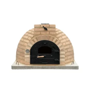 Traditioneller Holzbackofen aus Backstein